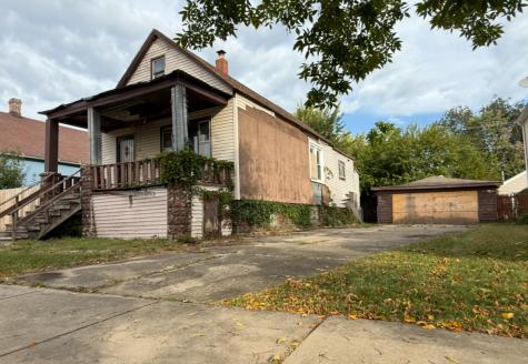 28 156TH Street Calumet City IL 60409