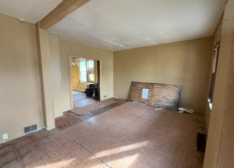 28 156TH Street Calumet City IL 60409
