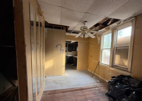 28 156TH Street Calumet City IL 60409