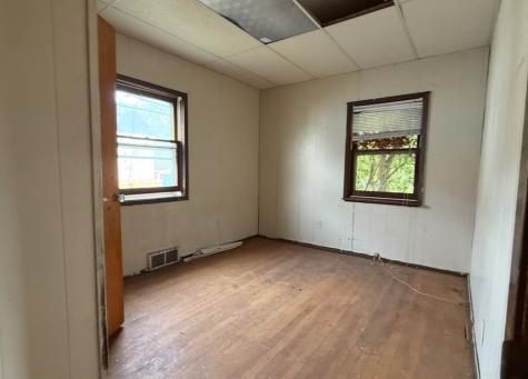 28 156TH Street Calumet City IL 60409