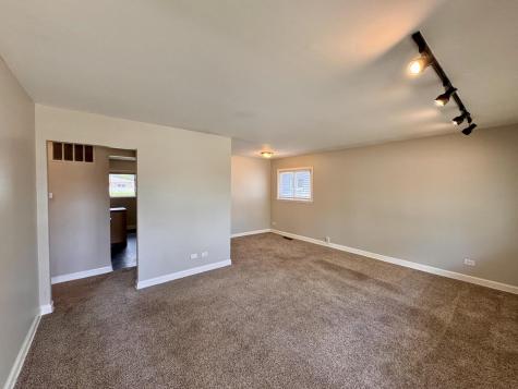 17132 Walter Street Lansing IL 60438