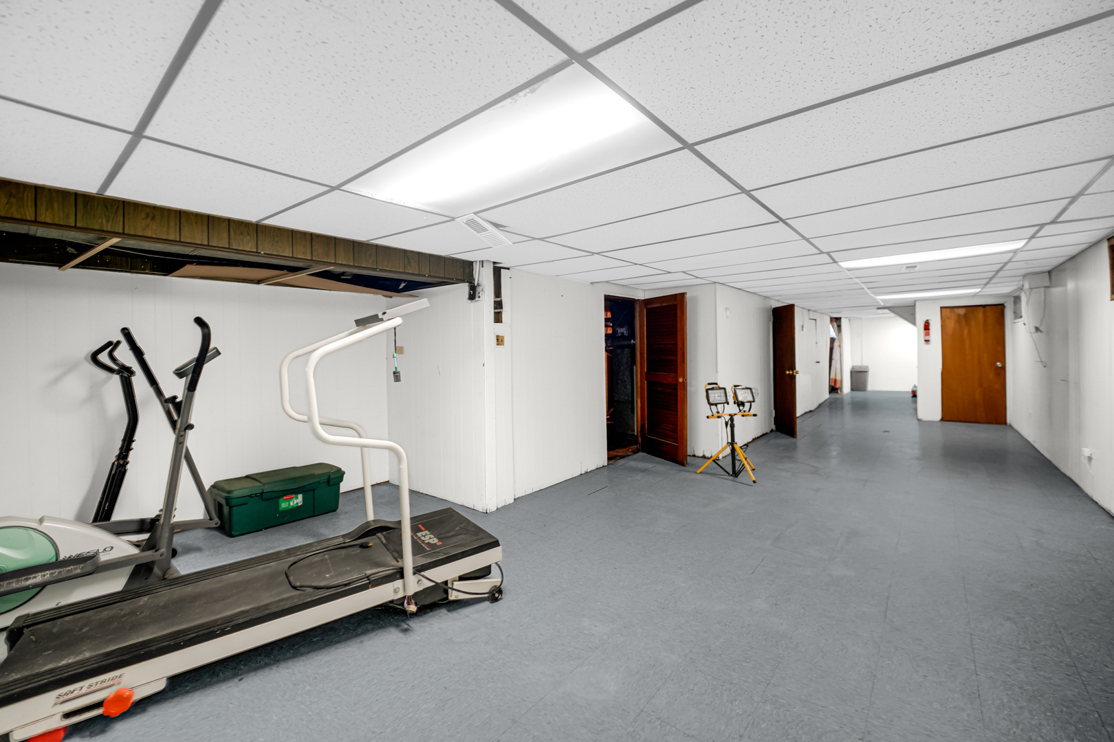 10502 South Hoxie Avenue Chicago IL 60617