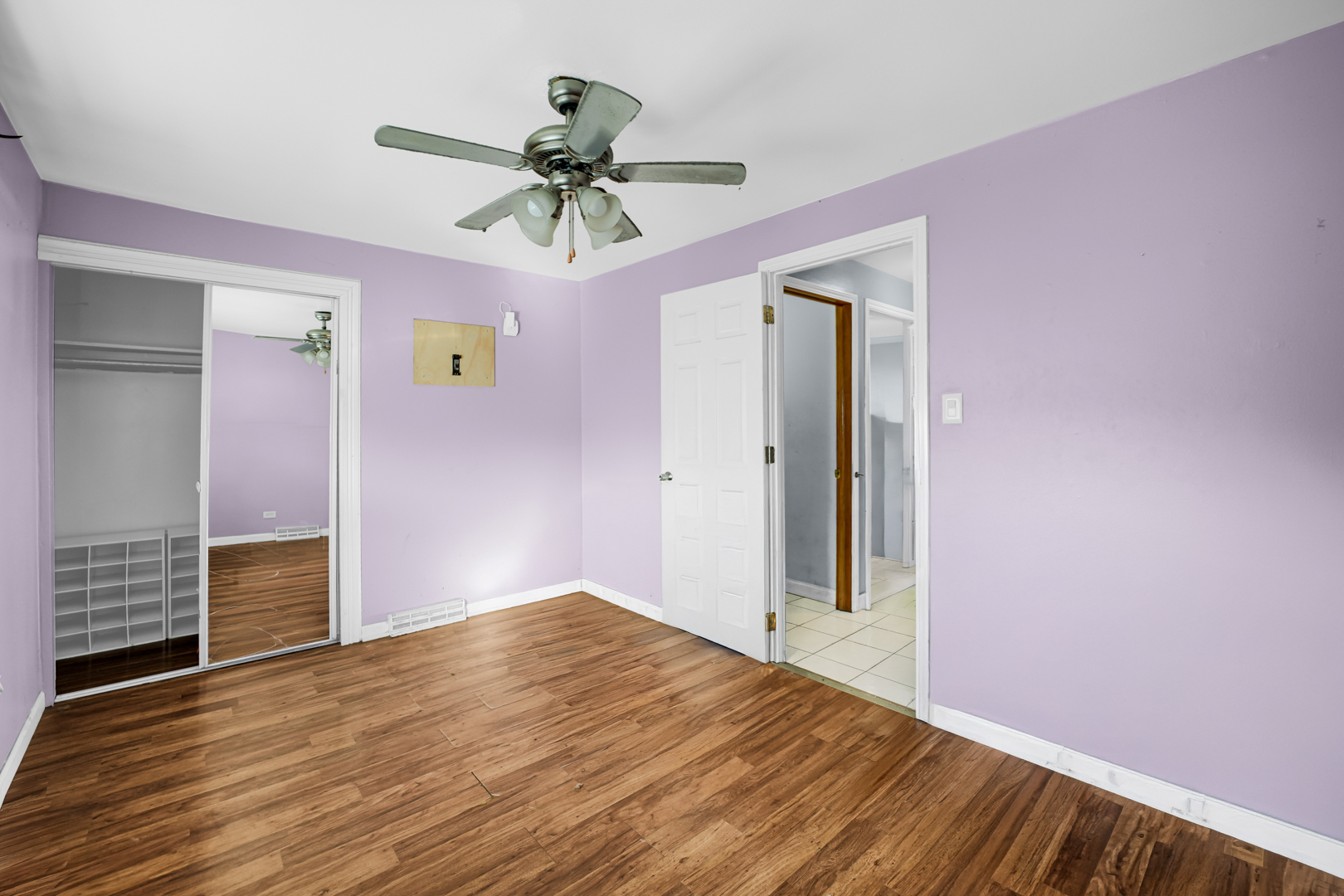 10502 South Hoxie Avenue Chicago IL 60617