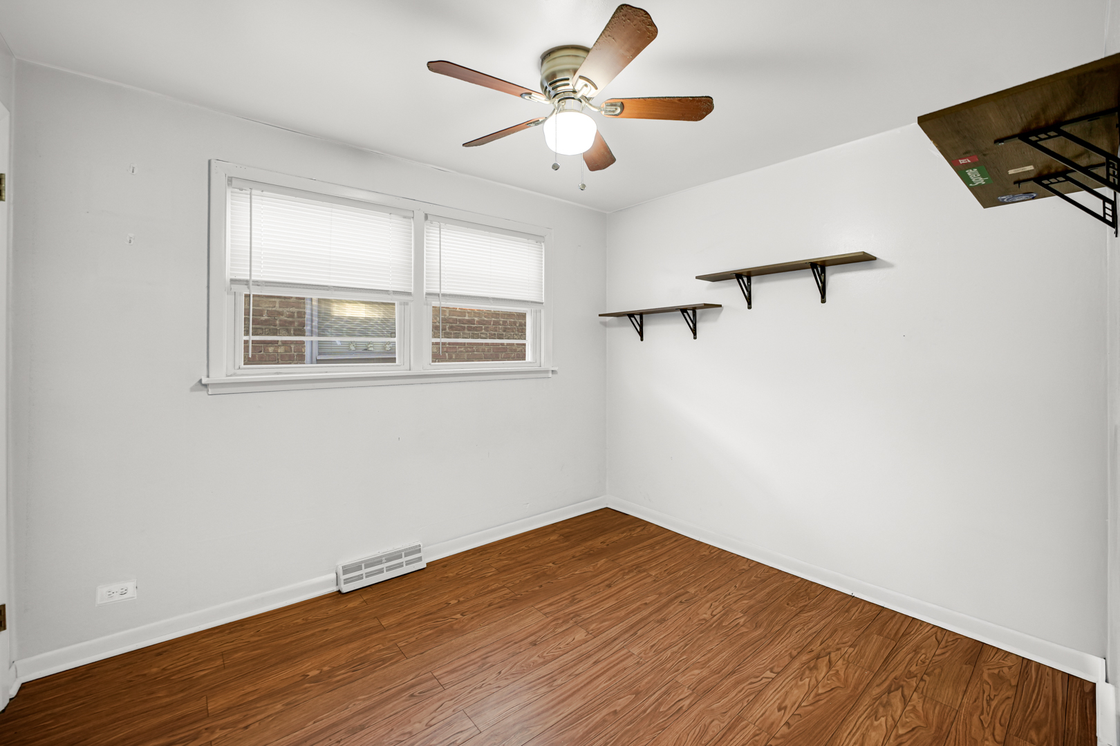 10502 South Hoxie Avenue Chicago IL 60617