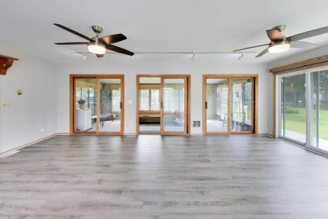 8 Hampton Court Mundelein IL 60060