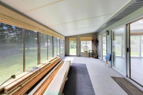 8 Hampton Court Mundelein IL 60060