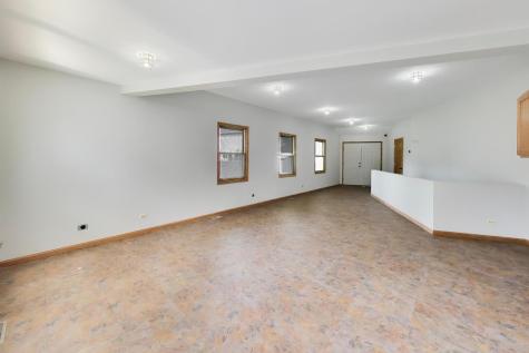 8 Hampton Court Mundelein IL 60060