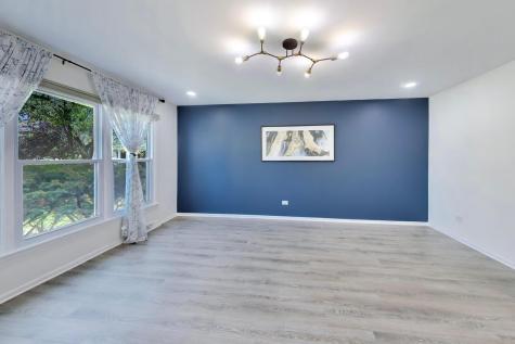 8 Hampton Court Mundelein IL 60060