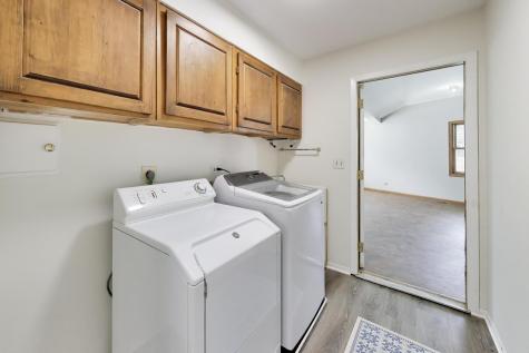 8 Hampton Court Mundelein IL 60060