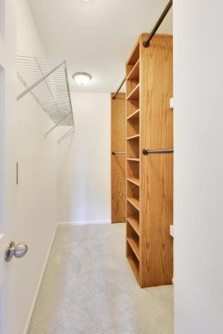 8 Hampton Court Mundelein IL 60060