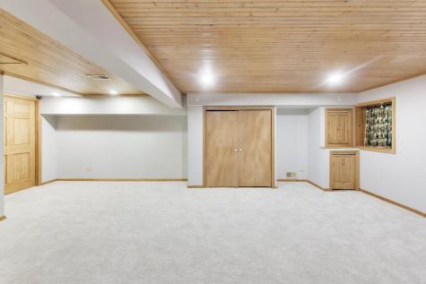 8 Hampton Court Mundelein IL 60060