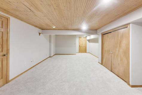 8 Hampton Court Mundelein IL 60060