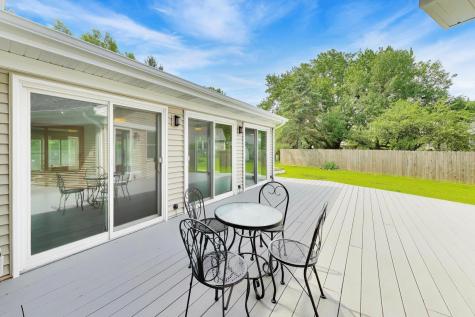 8 Hampton Court Mundelein IL 60060