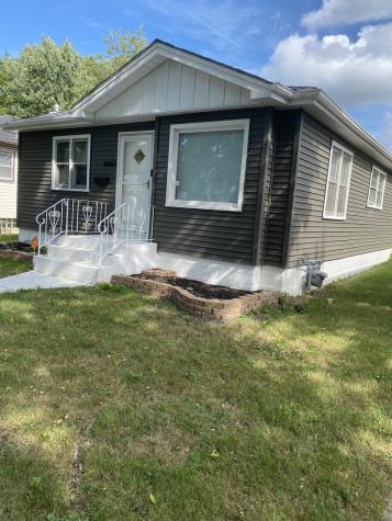 14443 Des Plains Street Harvey IL 60426