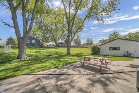 137 Birchwood Road Carpentersville IL 60110