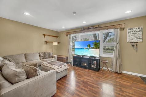 137 Birchwood Road Carpentersville IL 60110