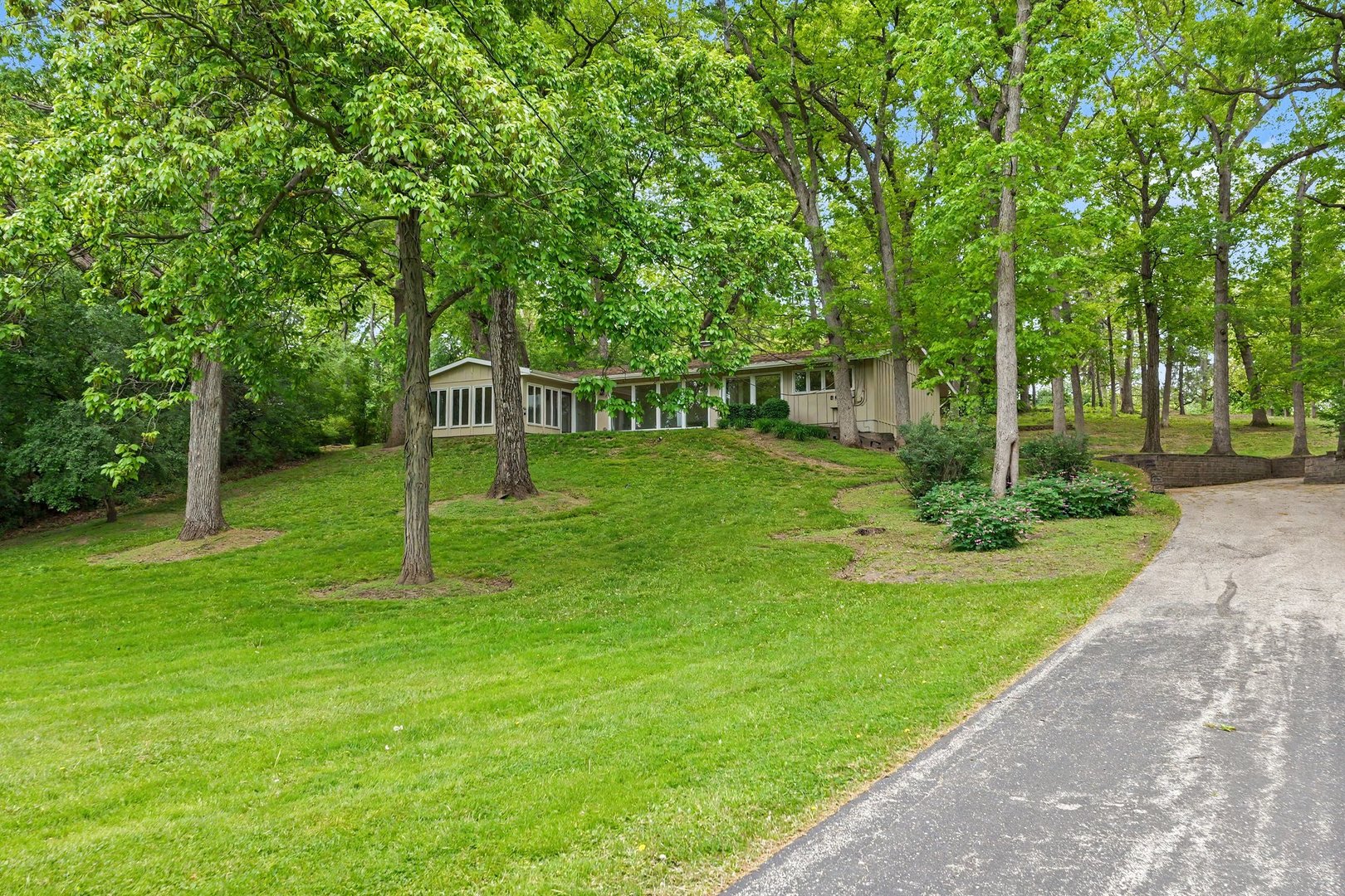 61 Timberlake Road Barrington IL 60010