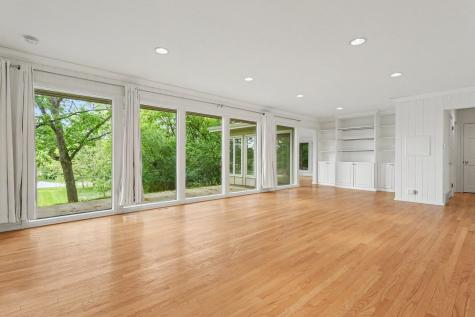 61 Timberlake Road Barrington IL 60010