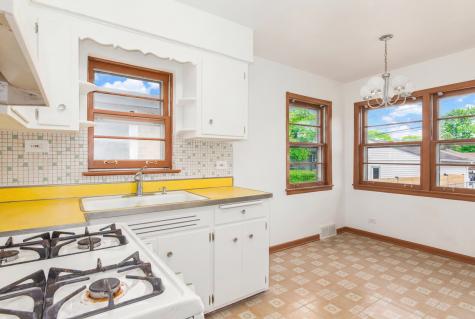 4846 West Foster Avenue Chicago IL 60630