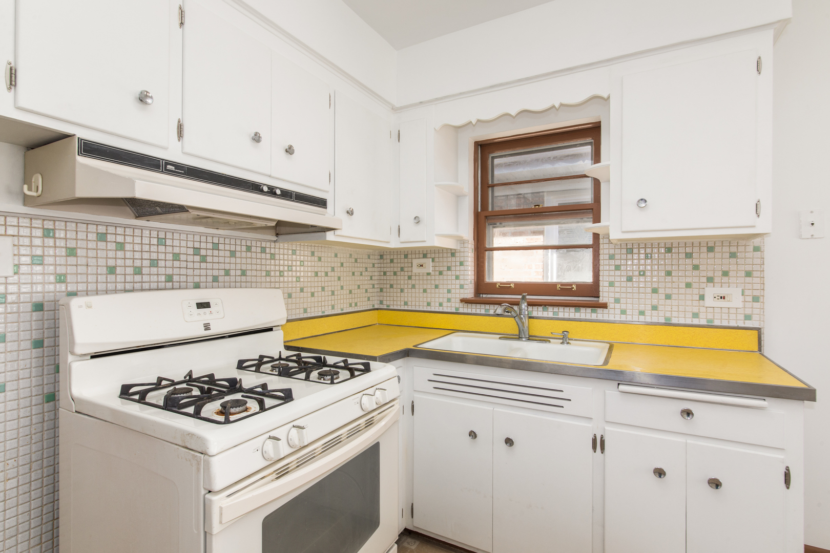4846 West Foster Avenue Chicago IL 60630