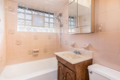 4846 West Foster Avenue Chicago IL 60630