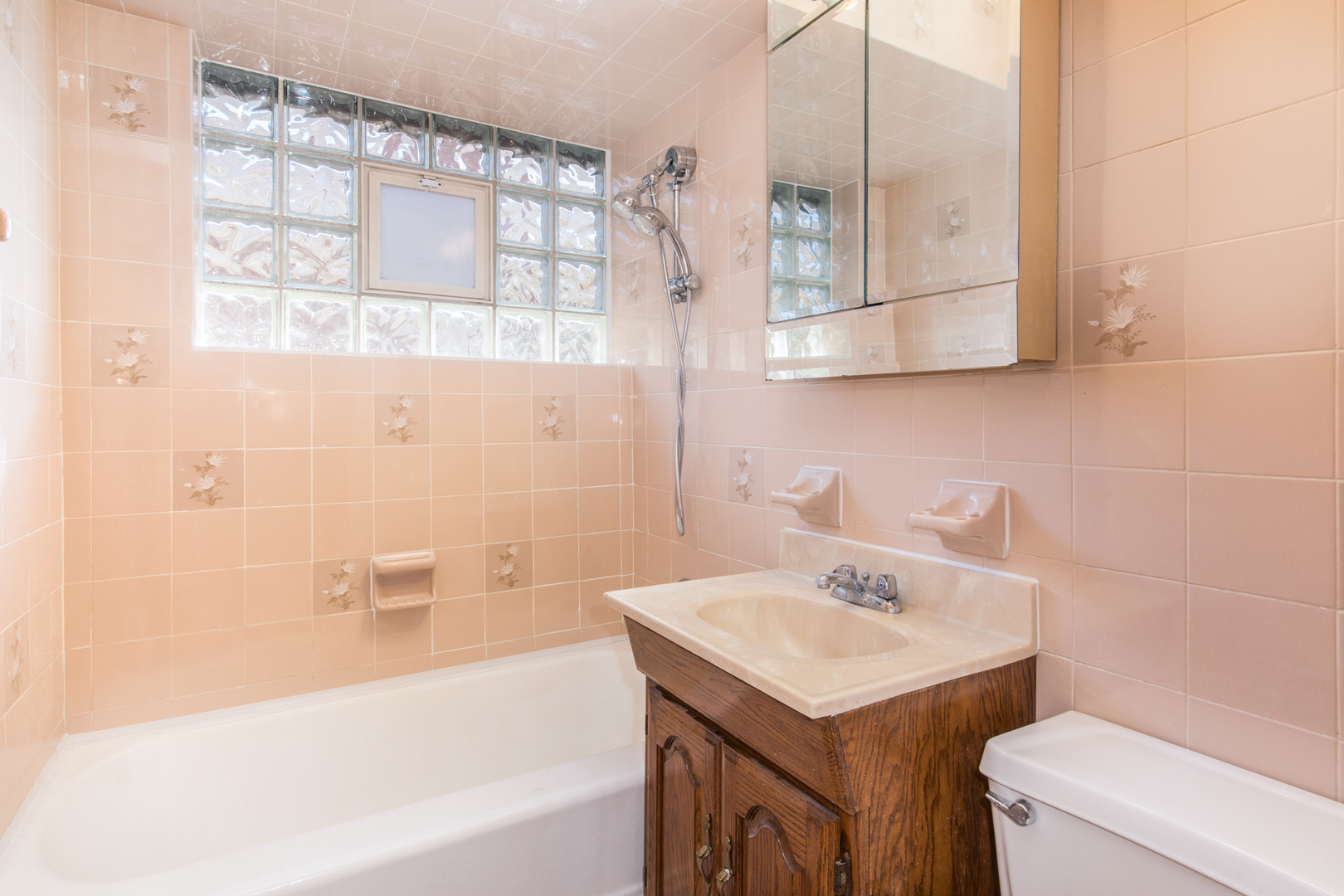 4846 West Foster Avenue Chicago IL 60630