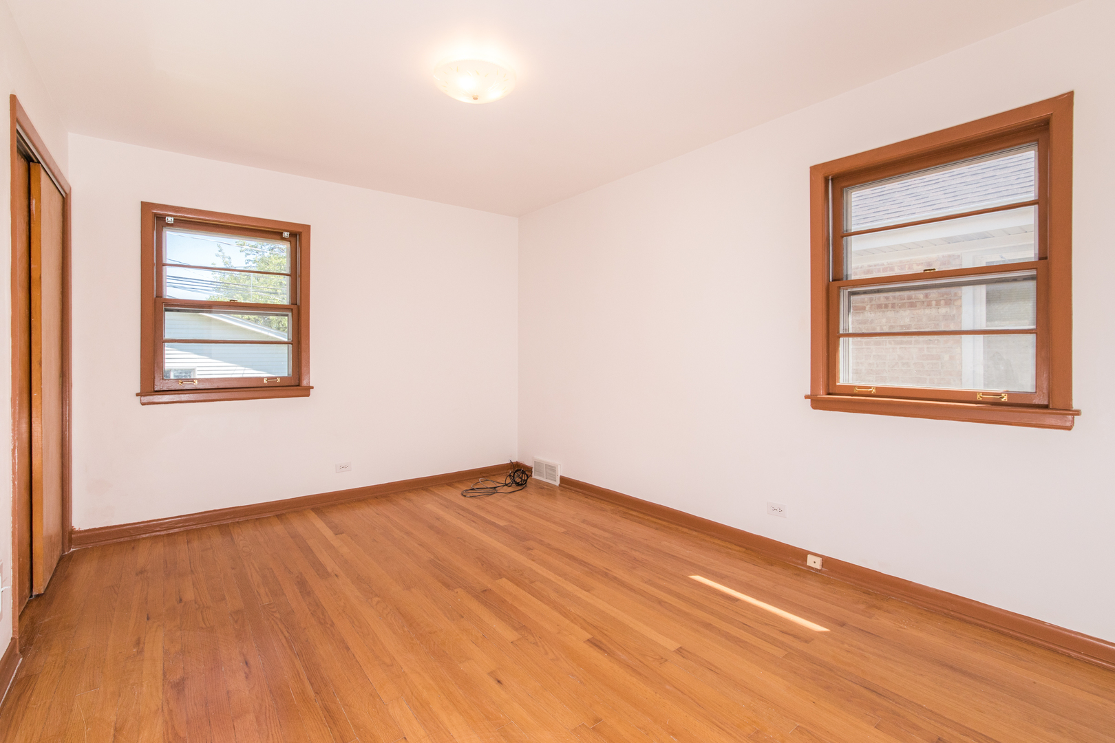 4846 West Foster Avenue Chicago IL 60630