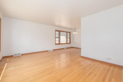 4846 West Foster Avenue Chicago IL 60630