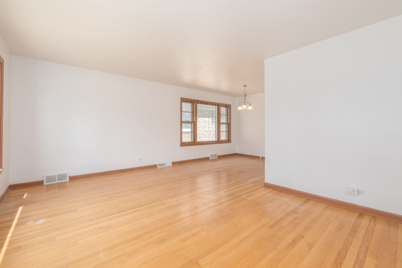 4846 West Foster Avenue Chicago IL 60630