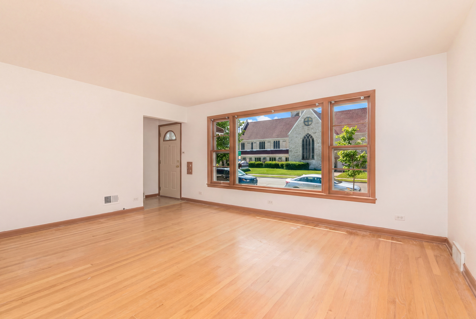 4846 West Foster Avenue Chicago IL 60630