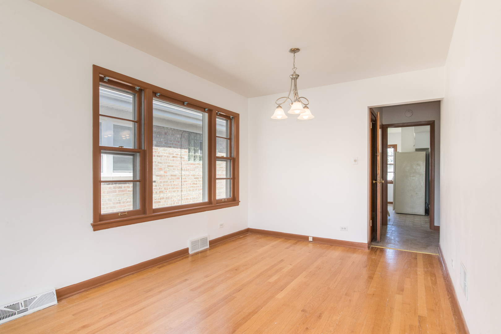 4846 West Foster Avenue Chicago IL 60630
