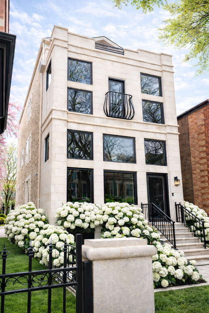 908 North Winchester Avenue Chicago IL 60622