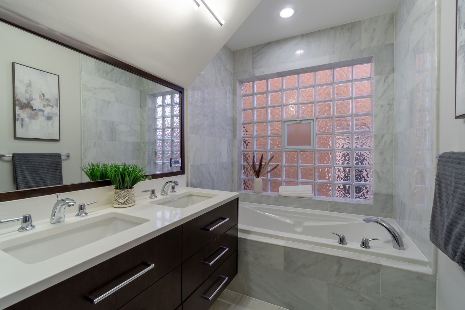 908 North Winchester Avenue Chicago IL 60622