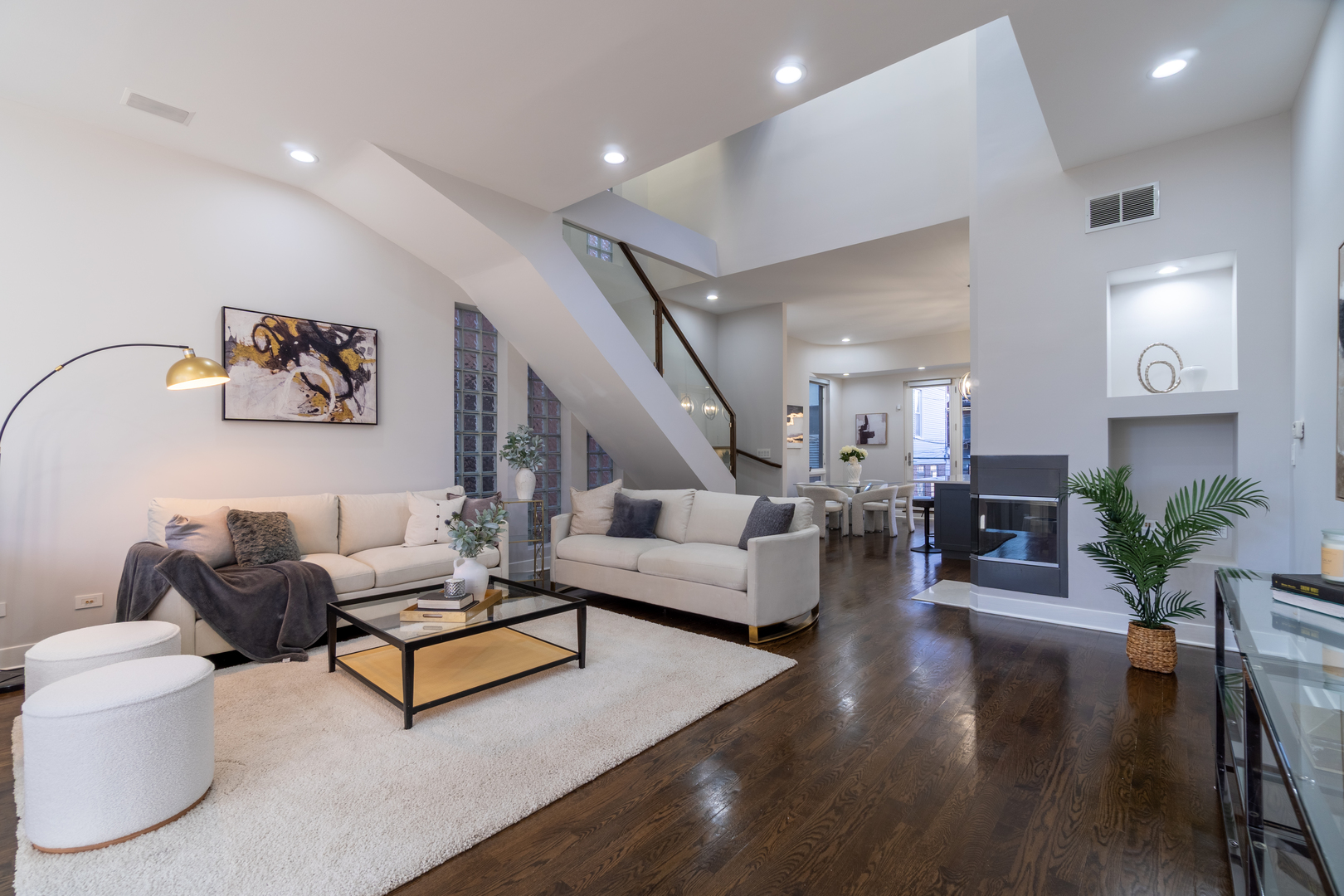 908 North Winchester Avenue Chicago IL 60622