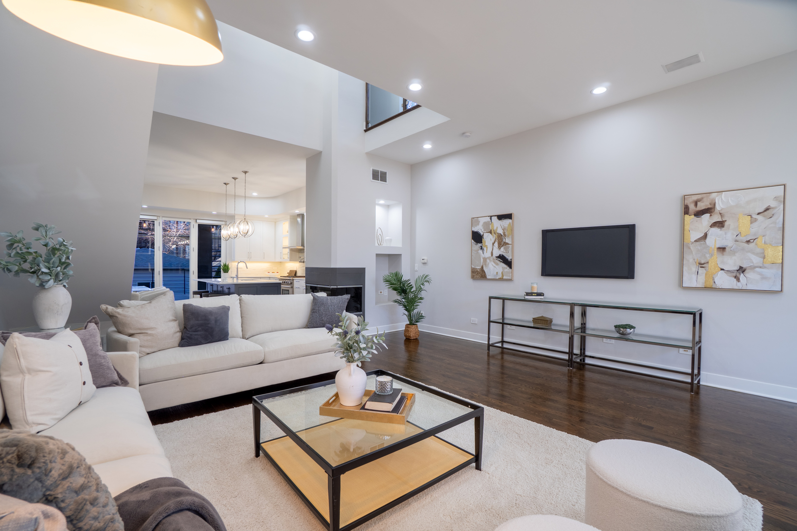 908 North Winchester Avenue Chicago IL 60622