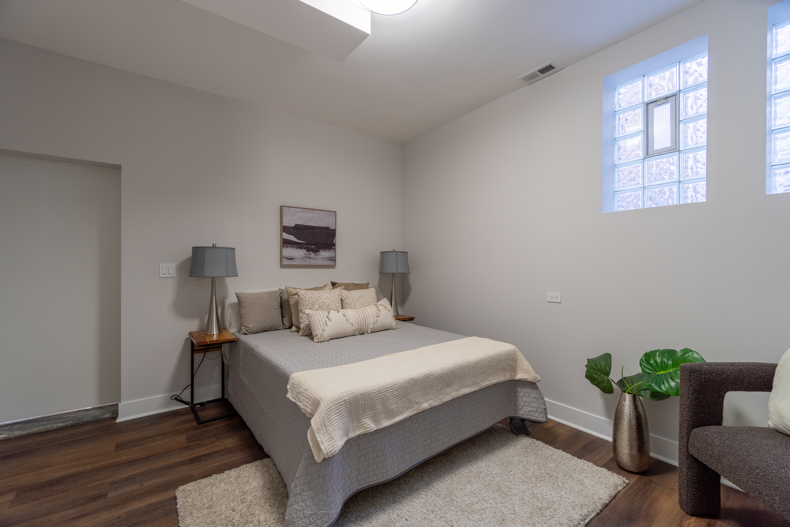 908 North Winchester Avenue Chicago IL 60622