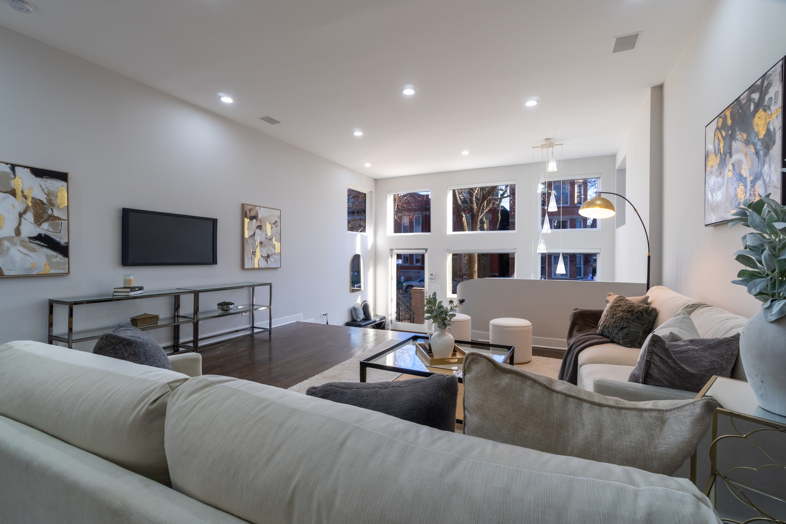 908 North Winchester Avenue Chicago IL 60622