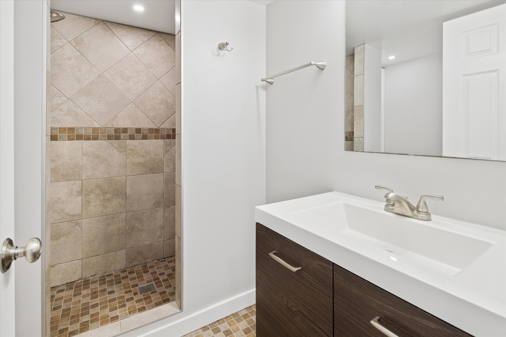 5836 North Manton Avenue Chicago IL 60646