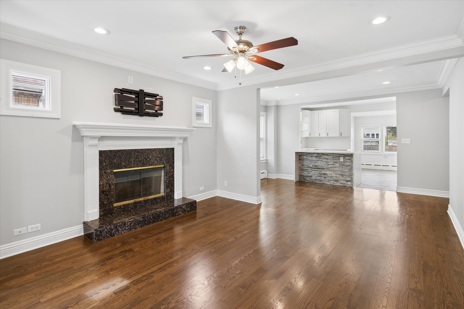 5836 North Manton Avenue Chicago IL 60646