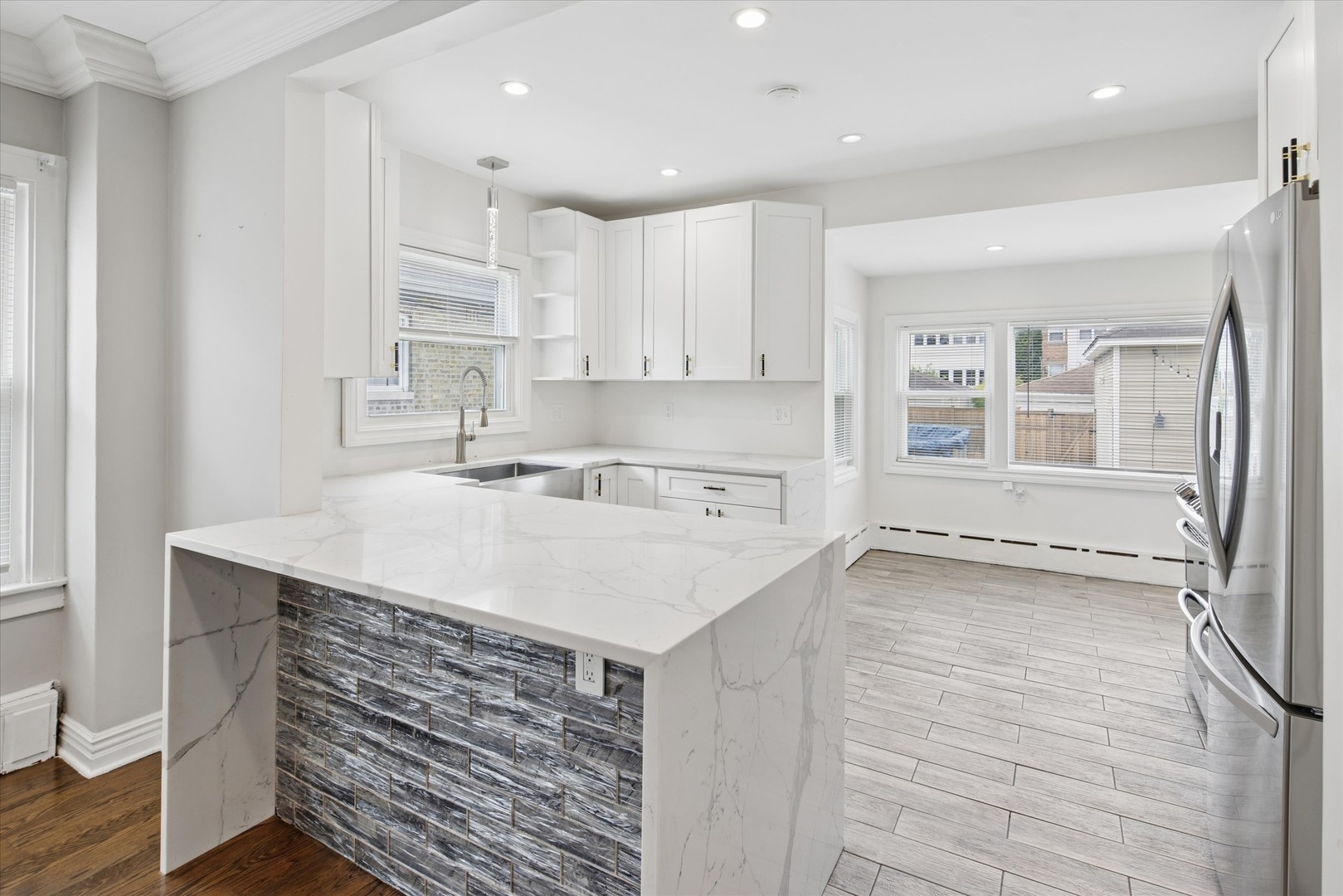 5836 North Manton Avenue Chicago IL 60646