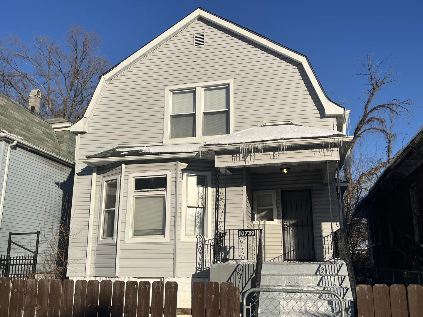 10739 South State Street Chicago IL 60628