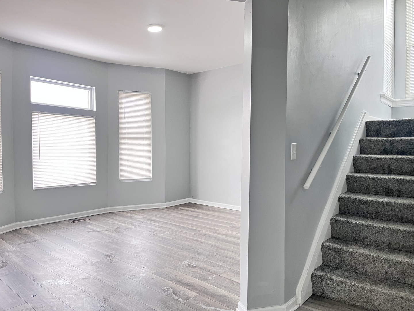 10739 South State Street Chicago IL 60628