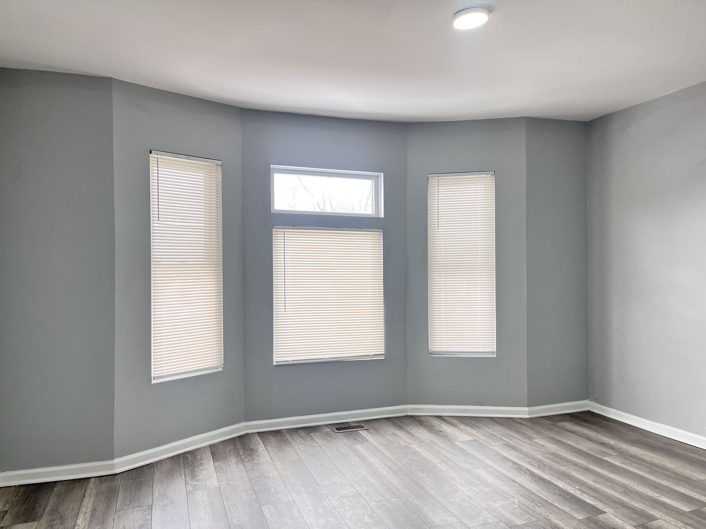 10739 South State Street Chicago IL 60628