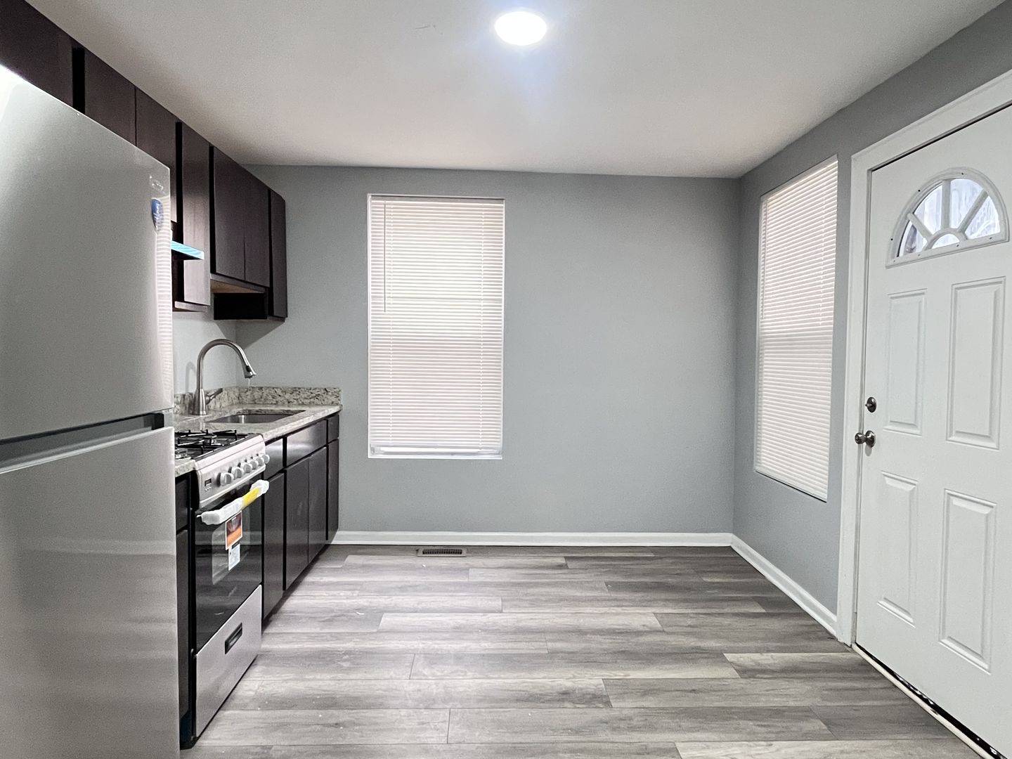 10739 South State Street Chicago IL 60628