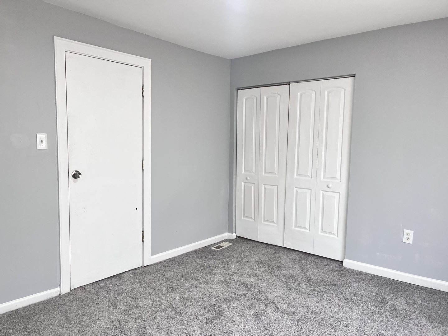10739 South State Street Chicago IL 60628