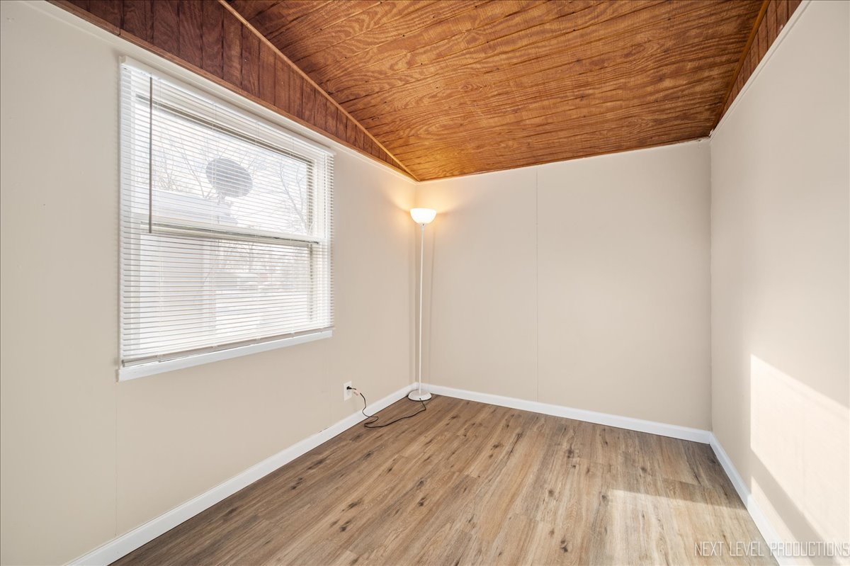 1009 Assell Avenue Aurora IL 60505