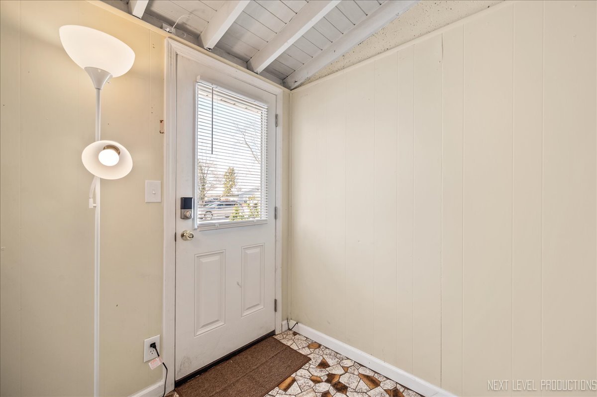 1009 Assell Avenue Aurora IL 60505