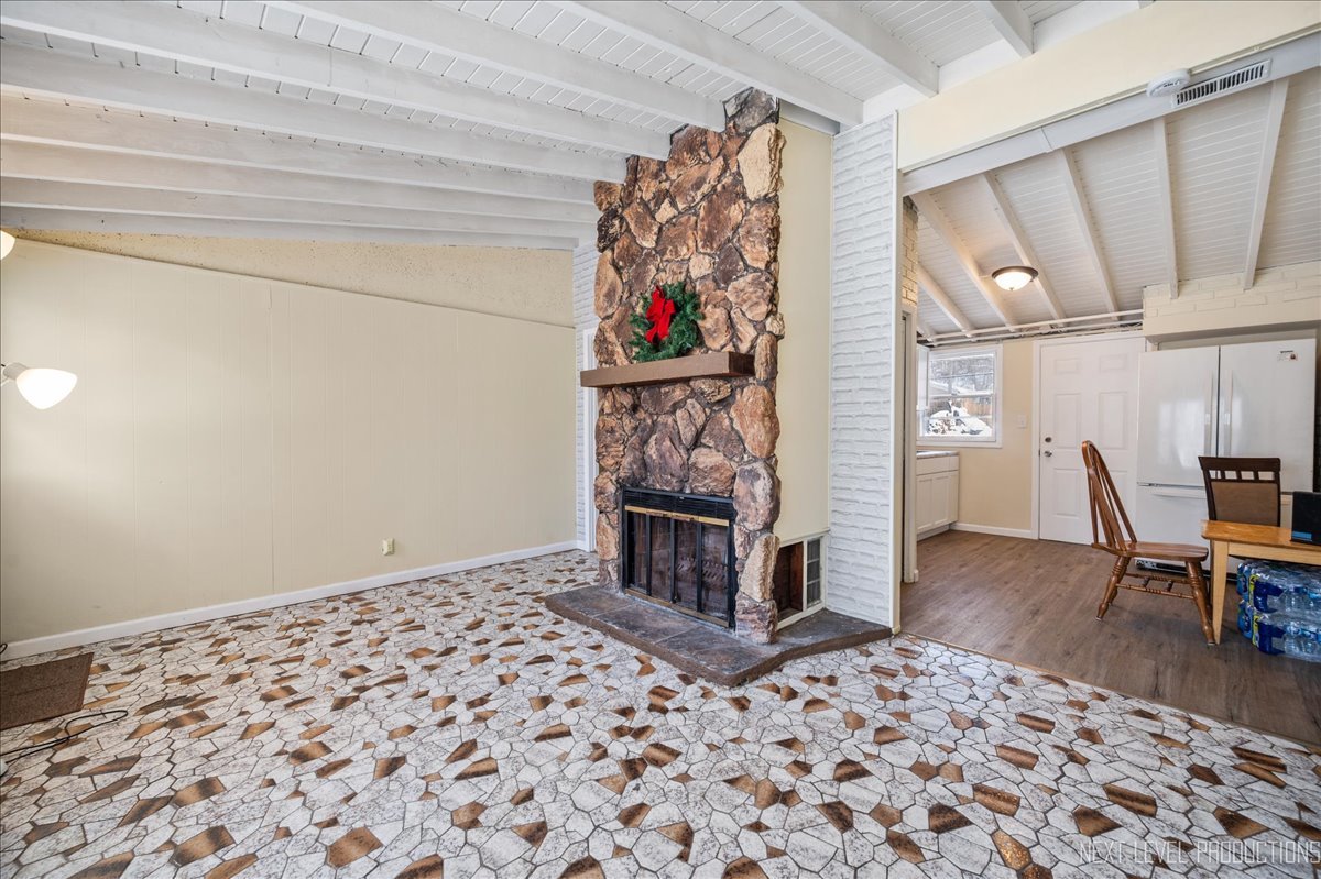 1009 Assell Avenue Aurora IL 60505