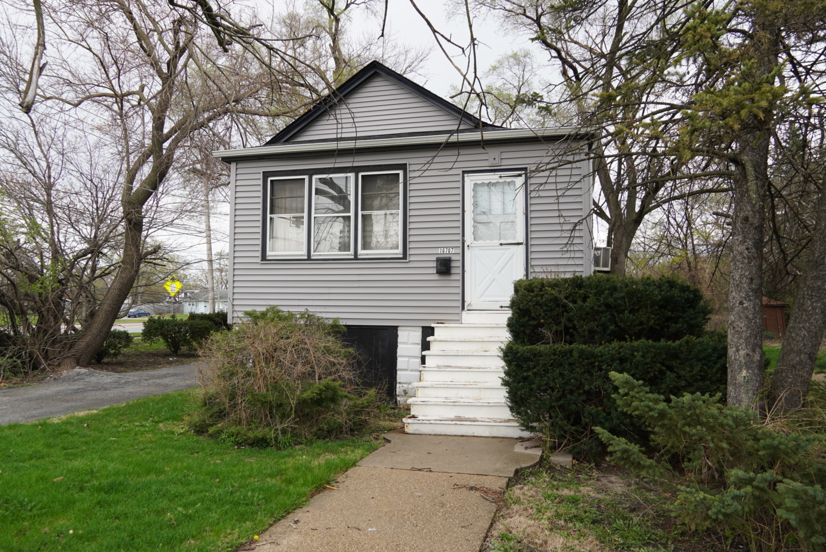 16707 Dixie Highway Hazel Crest IL 60429