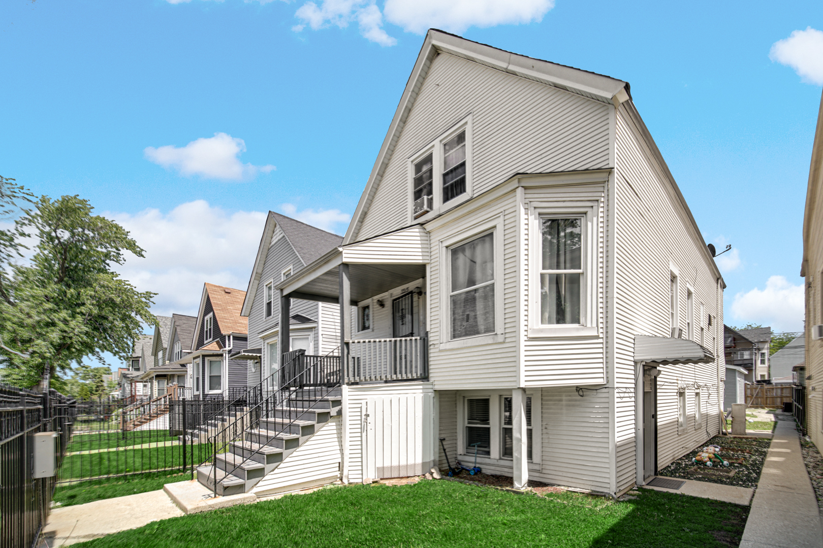 2213 North Kildare Avenue Chicago IL 60639